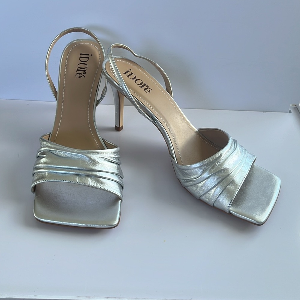 Beautiful Silver Shoes - Picture 2 of 3